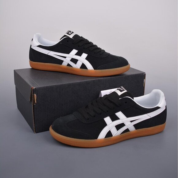 NWT Onitsuka Tiger Tokuten Black Suede Sneakers - Picture 5 of 9